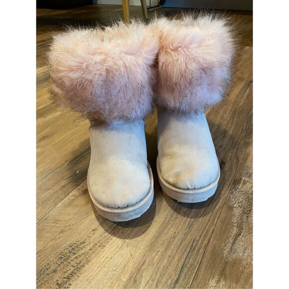 Pink Furry UGG Boots Size 10 Mid Ankle Light Pink Fur Suede - Picture 16 of 16